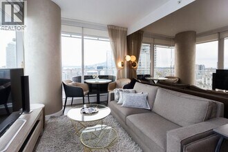 777 Richards St in Vancouver, BC - Building Photo - Building Photo