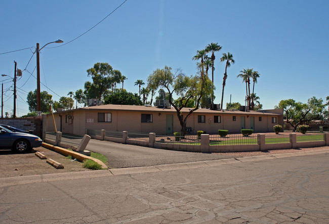 Paradise Village in Phoenix, AZ - Building Photo - Building Photo