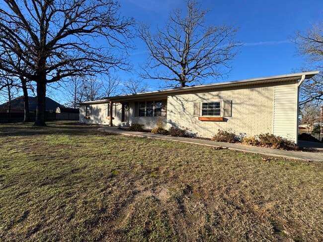 property at 895 Marion Anderson Rd