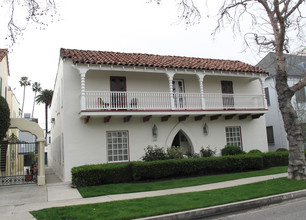 438 S Maple Dr in Beverly Hills, CA - Foto de edificio - Building Photo