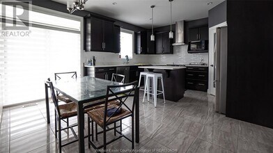 1460 Helsinki Ct in Windsor, ON - Building Photo - Building Photo