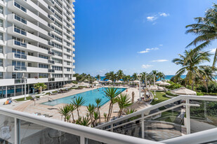 100-301 Lincoln Rd, Unit 301 in Miami Beach, FL - Building Photo