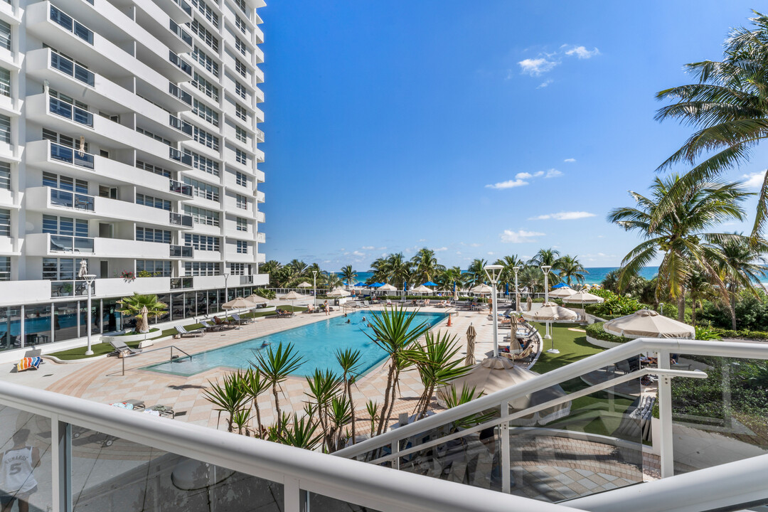 100-301 Lincoln Rd, Unit 301 in Miami Beach, FL - Foto de edificio