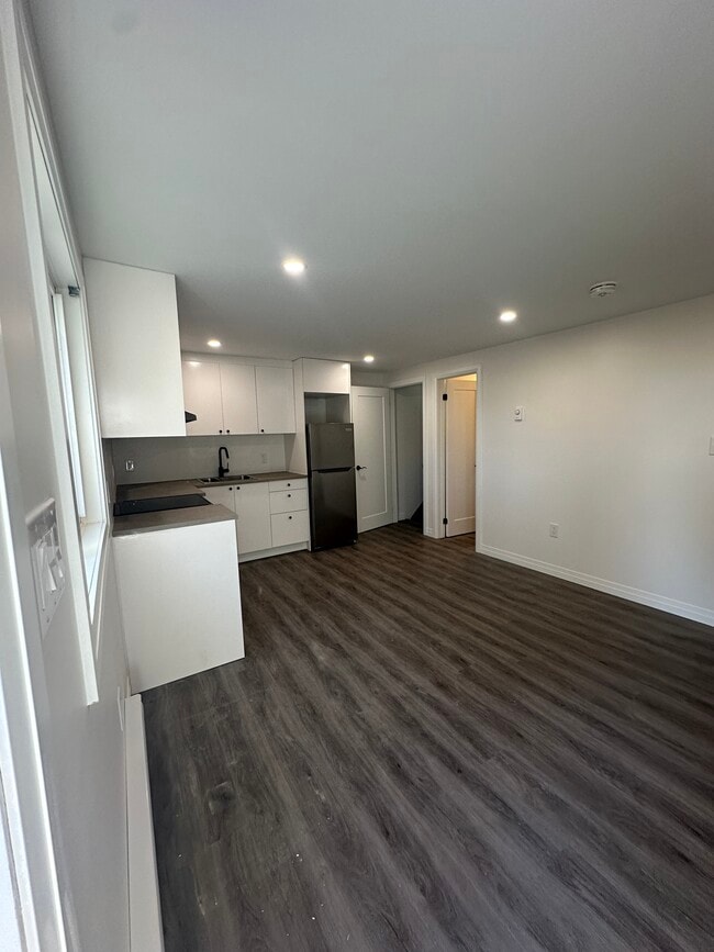 property at 43 Hickling Trl