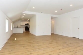 568 Eagle Valley Rd in Tuxedo Park, NY - Building Photo - Building Photo