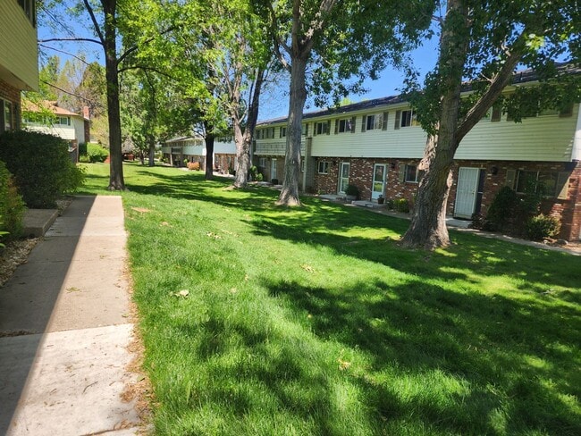 356 Smithridge Park in Reno, NV - Building Photo - Building Photo