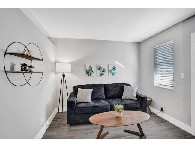 50 Davie Blvd, Unit SI FL1-ID1504064P in Fort Lauderdale, FL - Building Photo - Building Photo