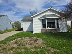 3016 Robert St in Bloomington, IL - Building Photo