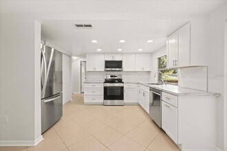 7751 Cherrytree Ln in New Port Richey, FL - Building Photo - Building Photo
