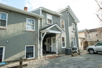 21 E Main St in Clinton, NJ - Building Photo - Building Photo