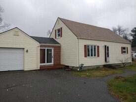 72 Westbrook Dr in Springfield, MA - Building Photo