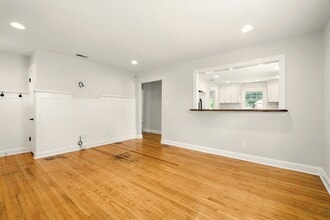 421 Marquette Dr in Louisville, KY - Building Photo - Building Photo