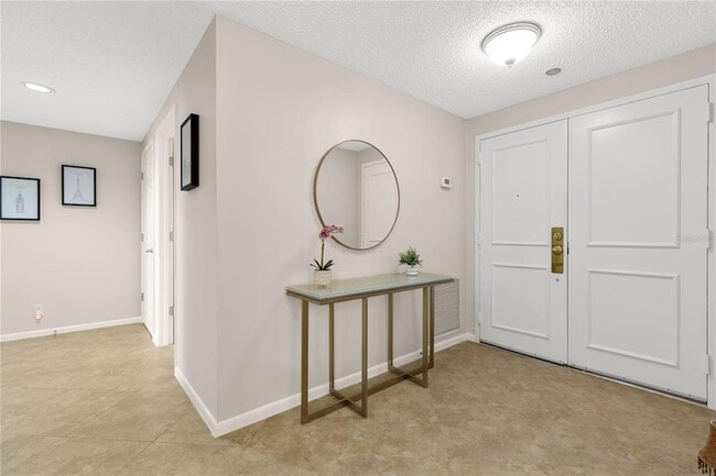150 Belleview Blvd in Belleair, FL - Foto de edificio - Building Photo
