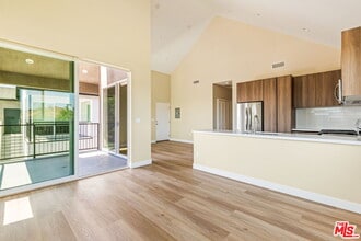 4905 St Elmo Dr in Los Angeles, CA - Building Photo - Building Photo