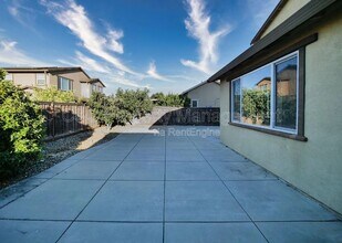 161 Scarlet St in Vacaville, CA - Building Photo - Building Photo