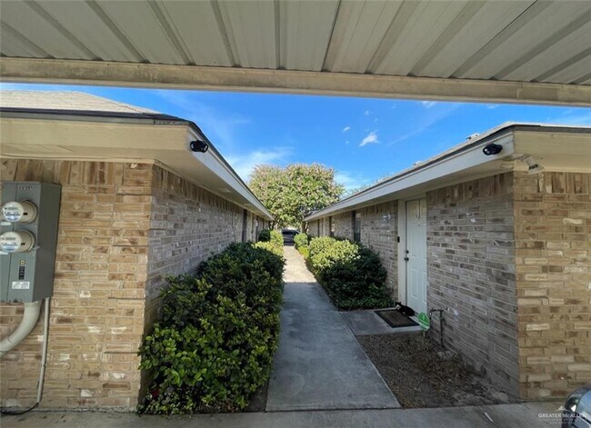 2315 Dora Jeanne Dr in Mission, TX - Building Photo - Building Photo