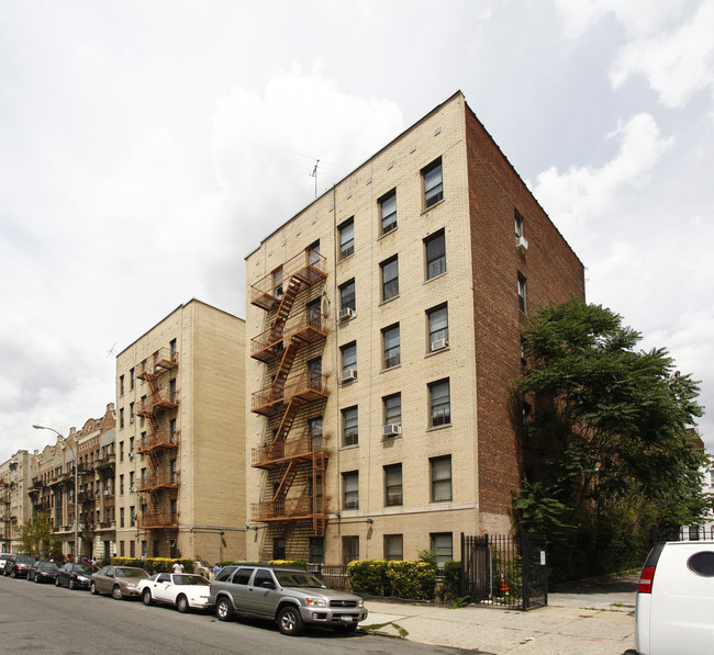 715 Saint Marks Ave in Brooklyn, NY - Foto de edificio - Building Photo