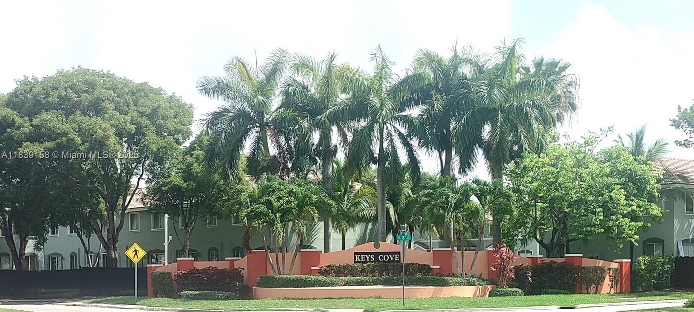 2522 SE 14th Ave in Homestead, FL - Building Photo