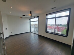 2550 17th St NW in Washington, DC - Building Photo - Building Photo