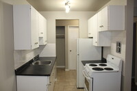 Grand Apartments in Edmonton, AB - Building Photo - Building Photo