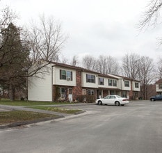 98 Cleveland Ave in North Adams, MA - Building Photo - Building Photo