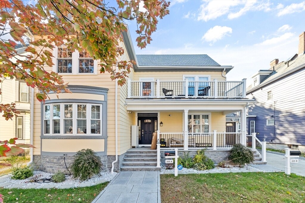 205 Mountain Ave, Unit 2 in Malden, MA - Foto de edificio