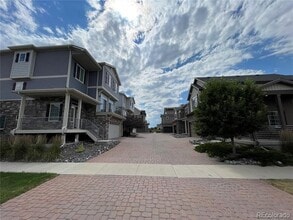 195 S Oak Hill St in Aurora, CO - Building Photo - Building Photo
