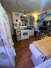 4 Perry Ave, Unit 3 in Worcester, MA - Foto de edificio - Building Photo