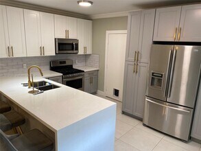 10931 Jewel Box Ln in Tamarac, FL - Building Photo - Building Photo