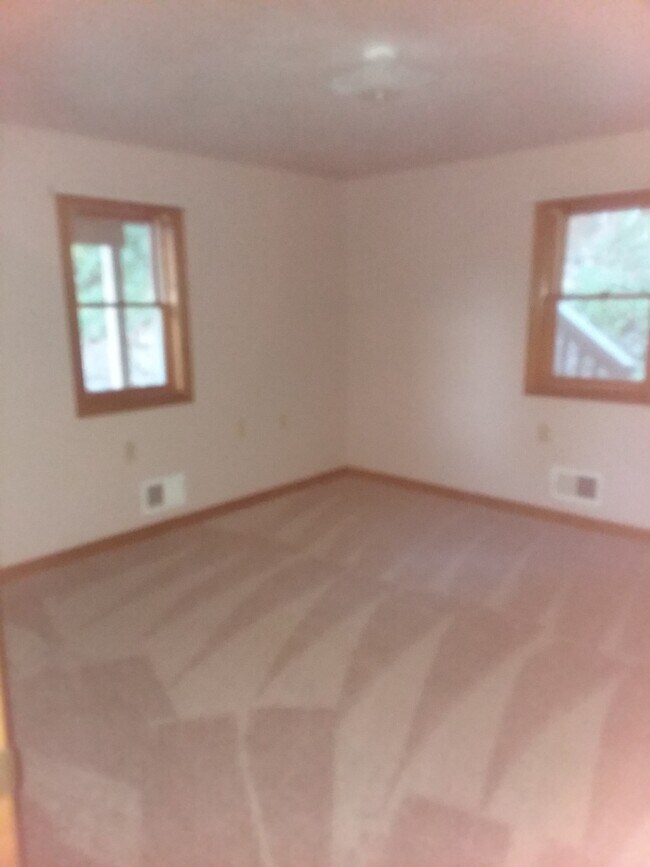 601 Cream Hollow Rd in East Freedom, PA - Foto de edificio - Building Photo