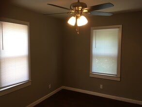 23 1st Ave in Bedford, OH - Building Photo - Building Photo