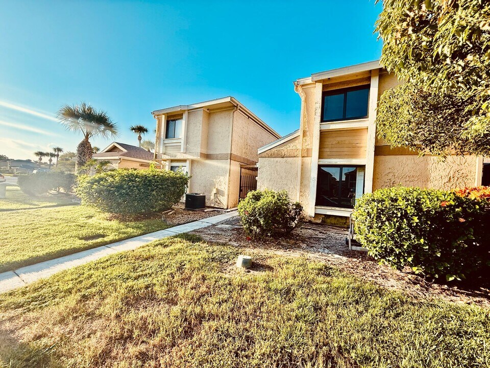 1440 Sheafe Ave NE in Palm Bay, FL - Building Photo