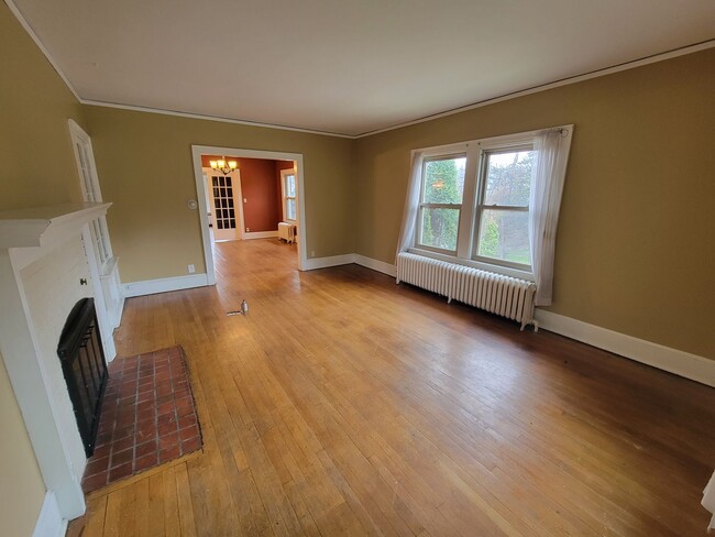 2002 E 1st St in Duluth, MN - Building Photo - Building Photo