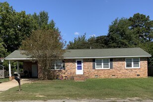 1917 Warwick St in Camden, SC - Building Photo