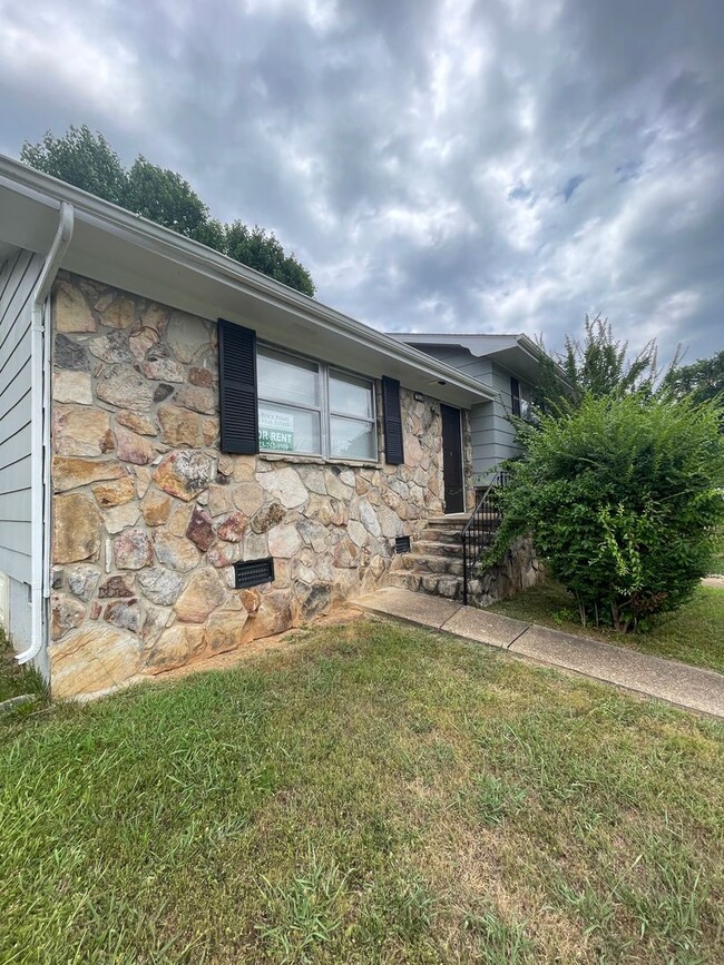 6005 Hillcrest Dr in Harrison, TN - Building Photo - Building Photo