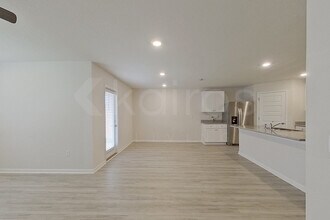 102 Metalmark Dr in Pensacola, FL - Building Photo - Building Photo