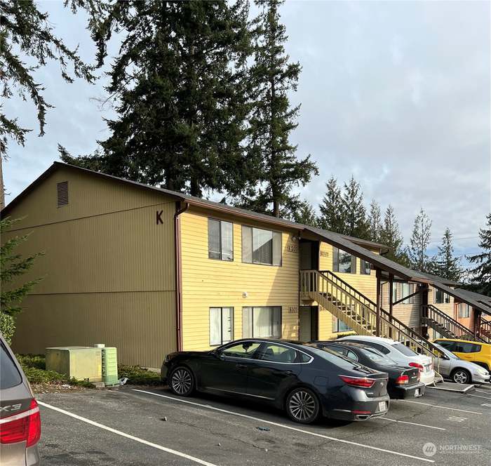 690 NW Atalanta Way in Oak Harbor, WA - Building Photo