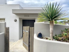 2616 Walnut Ave in Manhattan Beach, CA - Building Photo - Building Photo