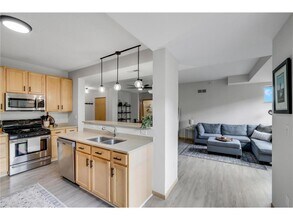 2565 Franklin Ave in St. Paul, MN - Building Photo - Building Photo