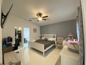 7027 W 33rd Ln in Hialeah, FL - Building Photo - Building Photo