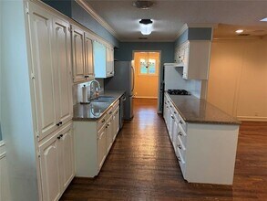 10926 Scotsmeadow Dr in Dallas, TX - Building Photo - Building Photo