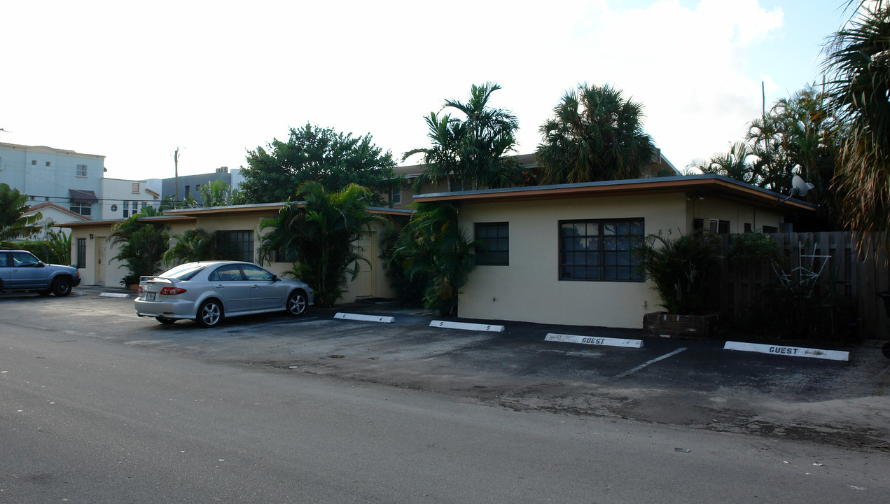 845 N Victoria Park Rd in Fort Lauderdale, FL - Building Photo