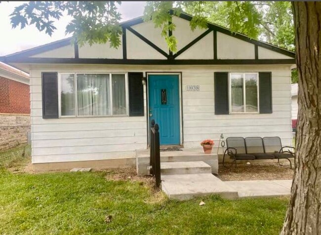 property at 1038 S Worth Ave