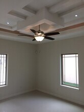 805 E Myrtle Beach Ave, Unit 2 in McAllen, TX - Foto de edificio - Building Photo