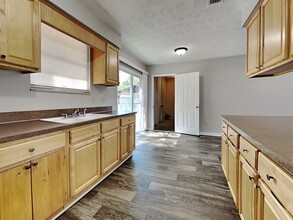 8349 Pembrook Ct in Jacksonville, FL - Foto de edificio - Building Photo