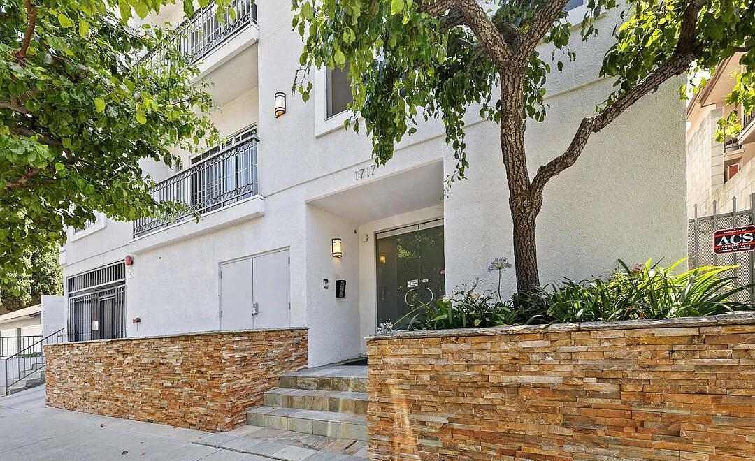 1717 Malcolm Ave, Unit 302 in Los Angeles, CA - Foto de edificio