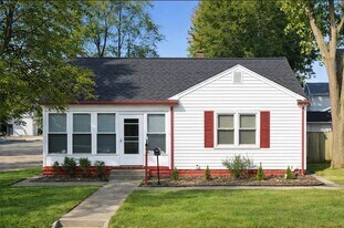 1009 S Center St in Terre Haute, IN - Building Photo