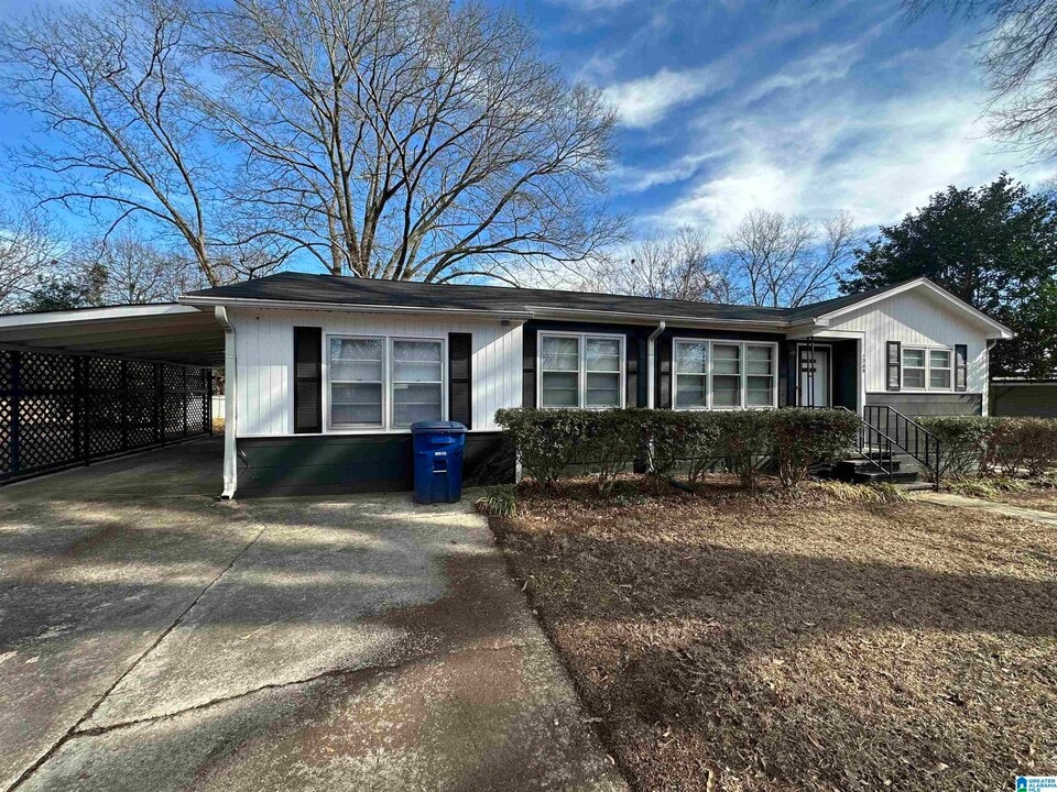 1209 Columbia Ave in Gardendale, AL - Building Photo