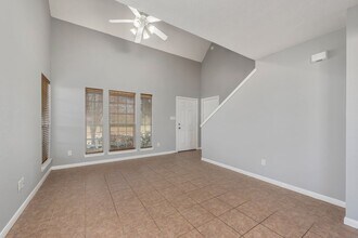 August 2026 Pre-Lease! Fantastic 4 Bed, 3 Bath Near Campus! in College Station, TX - Building Photo - Building Photo