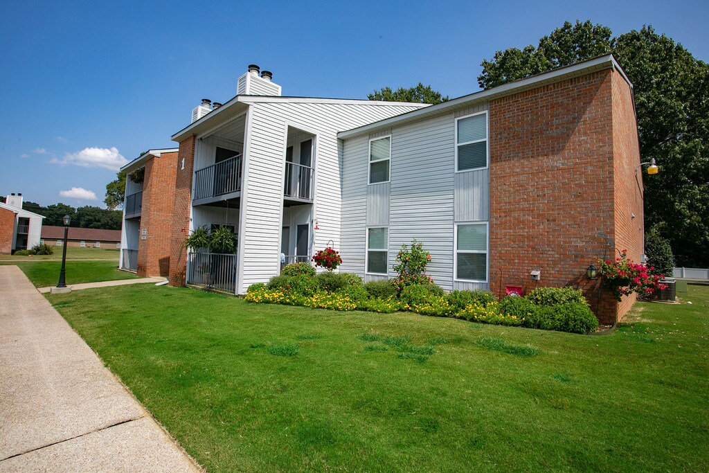 Arbor Village Apartments in Muscle Shoals, AL
